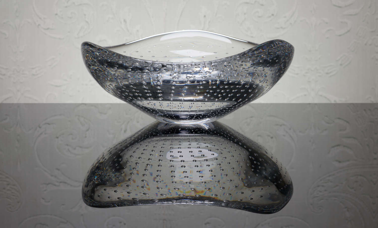 Vicke Lindstrand designed Kosta controlled bubble glass bowl